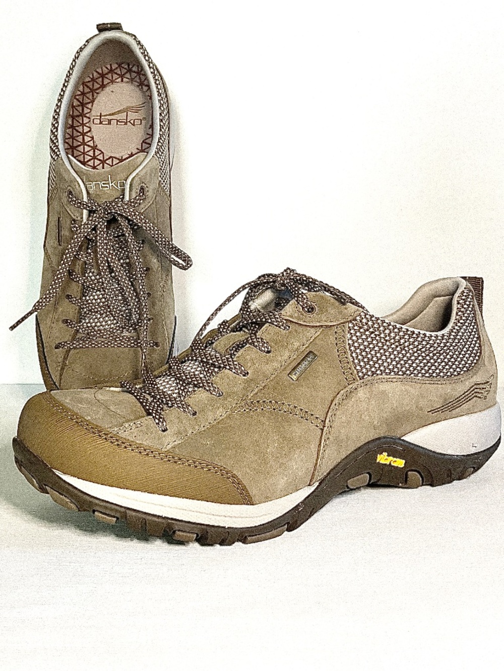 Dansko Lace Up Waterproof Walking Shoe Brown Suede Vibram Women's EU 40 US 9.5
